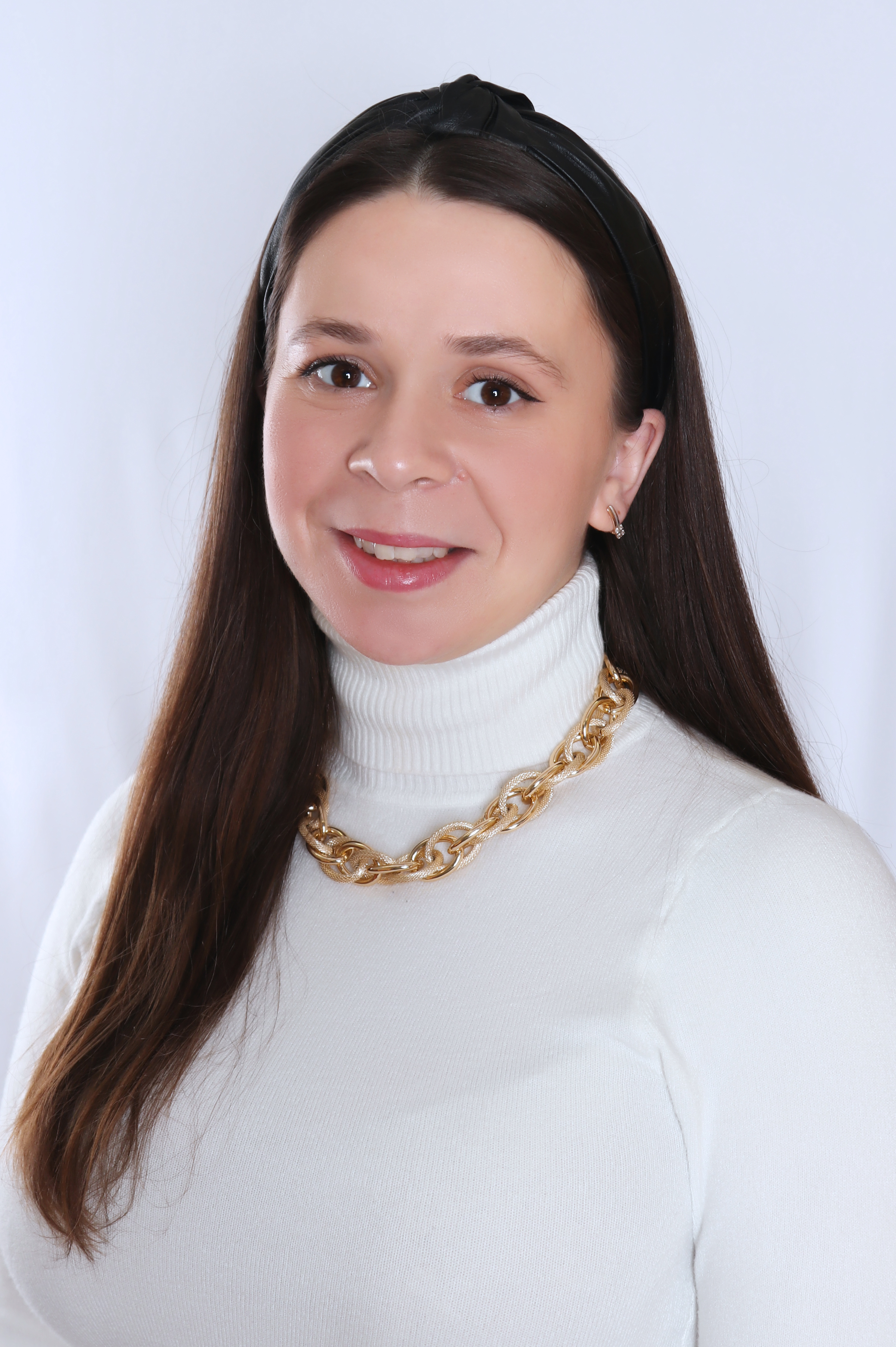 Инструктор по физическому воспитанию Коновалова Софья Николаевна.